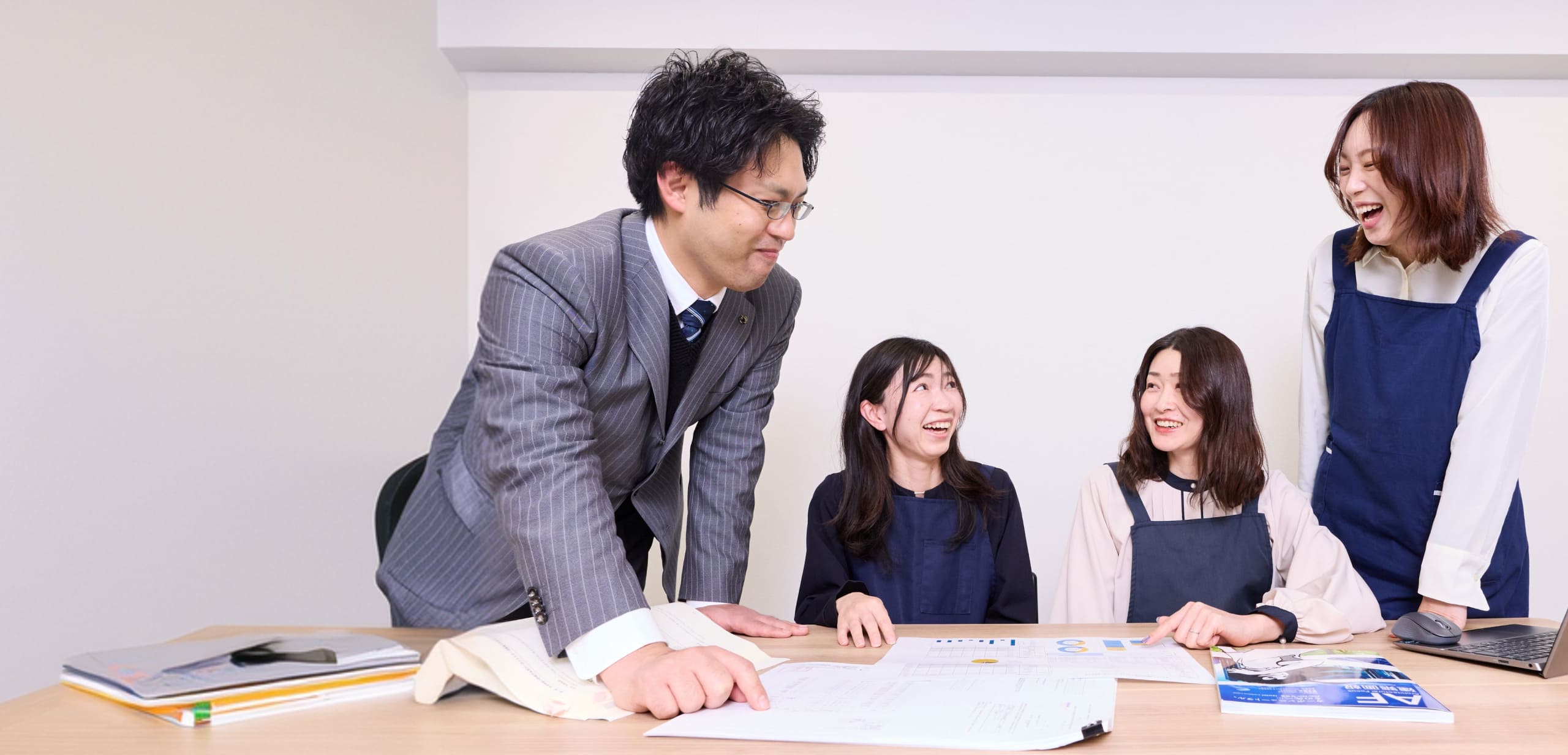 エントリーセクションの背景